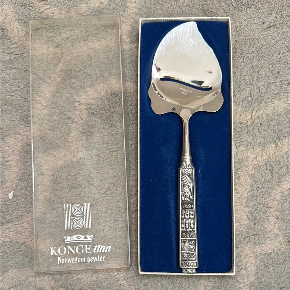 Konge tinn  Norwegian Pewter Cheese Slicer